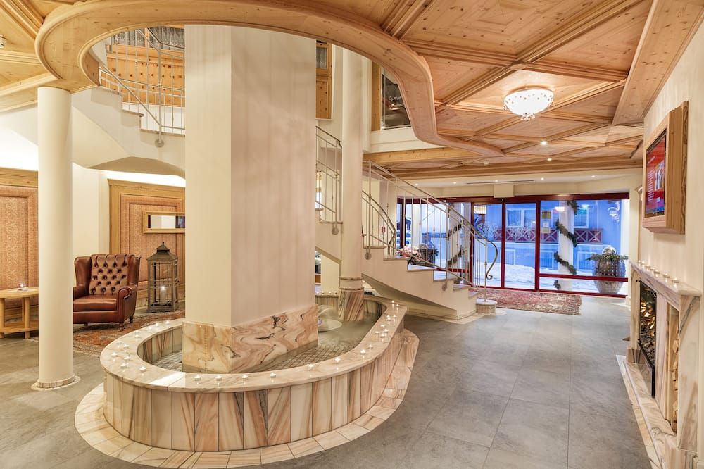 Hotel Alpenhof Superior - אלטנמארקט אים פונגאו - לובי