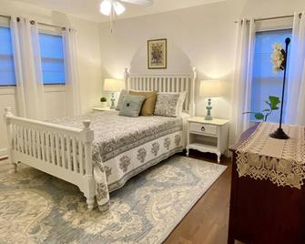 Three Bedroom Home in Brewton, Alabama - Brewton
