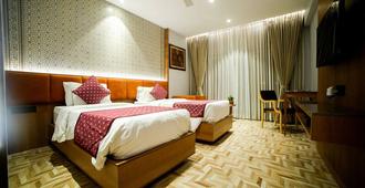 Hotel Surya, Kaiser Palace - Benares - Slaapkamer