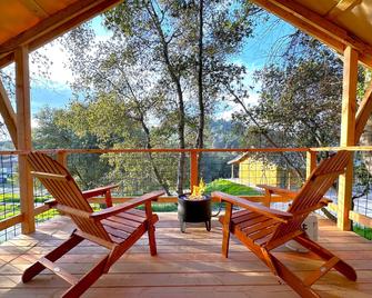 Wildhaven Yosemite Glamping - Mariposa - Balcón