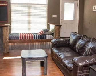 2br • 1ba • Sleeps 5 - Hannibal - Huiskamer