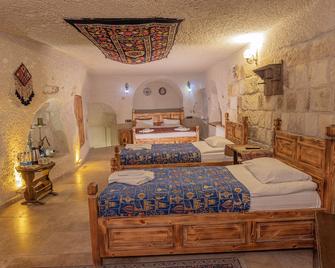 Zeus Cave Suites - Nevşehir - Bedroom