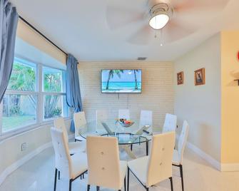 3-bedroom house in awesome Fort Lauderdale with AC, WiFi - Fort Lauderdale - Menjador