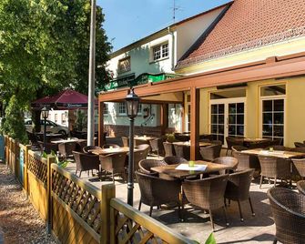Hotel & Gasthaus Zum Eichenkranz - Luckenwalde - Terasa