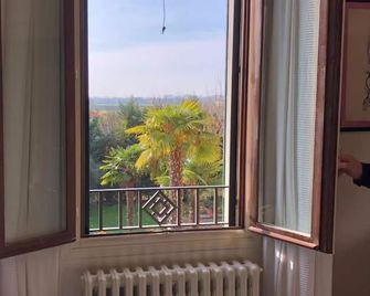 Carpi/B&B Villa Delle Palme - Carpi - Balkon