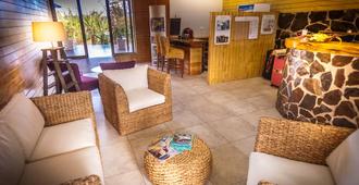 Easter Island Eco Lodge - Hanga Roa - Living room