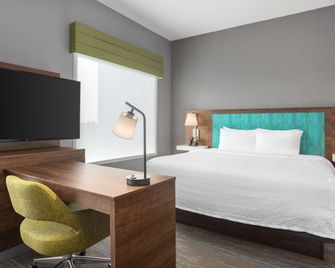 Hampton Inn by Hilton Kingston - קינגסטון - חדר שינה