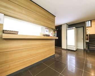 illuwa M - Seoul - Front desk