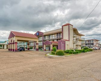 OYO Hotel Jackson North I-55 - Jackson - Edificio