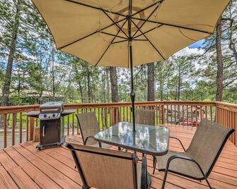 Hike, Golf and Explore Ruidoso Retreat with Deck! - Ruidoso - Balkon