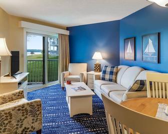 Beautiful 1-Bedroom Condo on Penobscot Bay in Rockport ME Oct 11-Oct 18, 2025 - Rockport - Living room
