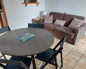 Le Monetier Les Bains: Apartment/ flat - Le Monêtier-les-BainsStudio flat in a chalet - Le Monêtier-les-Bains - Comedor