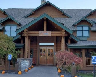 Lovely 3 bedroom, 3 bath cabin at Grand Superior Lodge, North Shore. - Two Harbors - Building