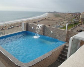 Hotel Terrazas Del Mar - Huacho - Piscina