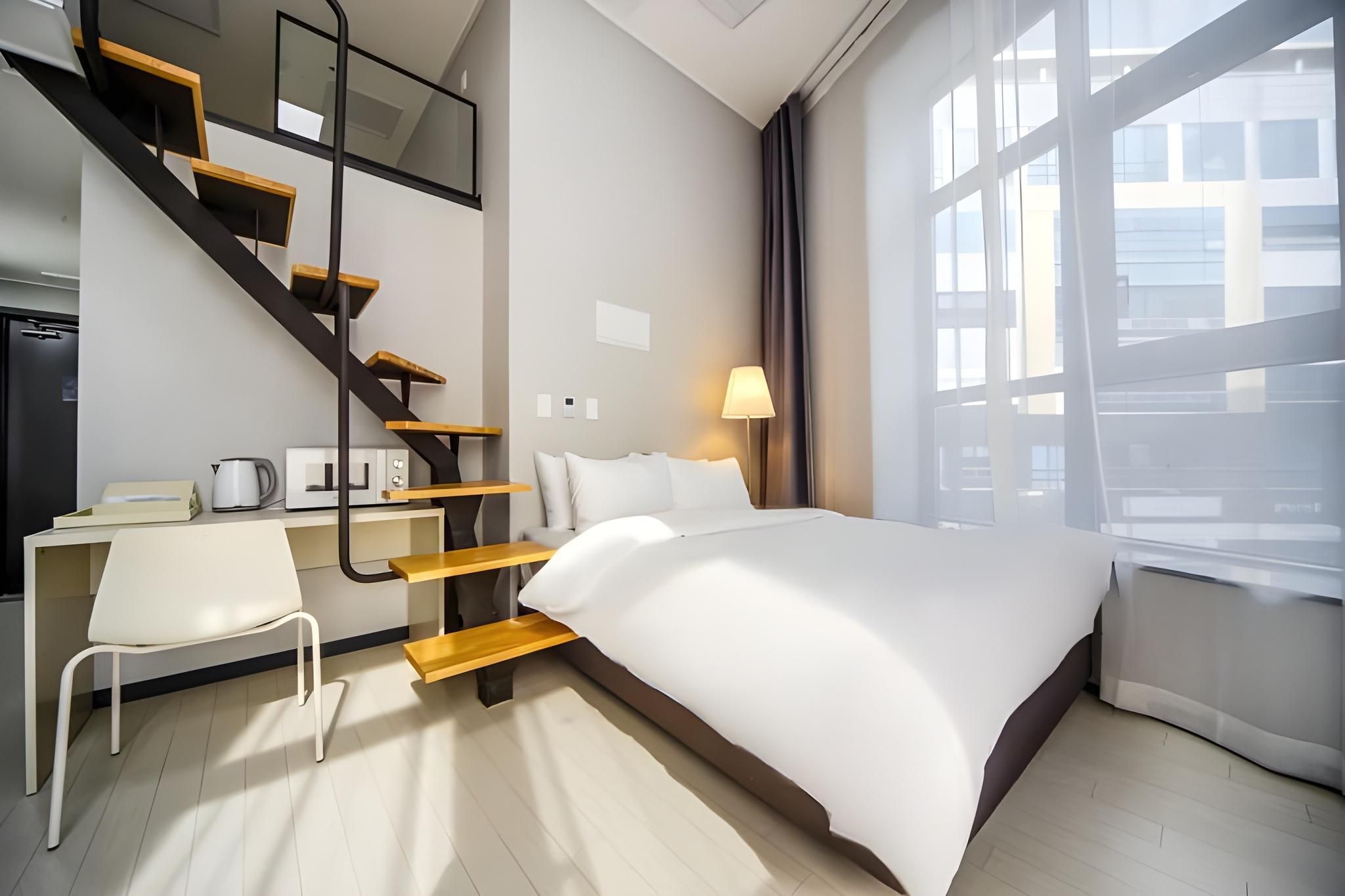 Naju Duplex Residence Hotel thumbnail 2