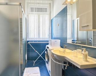Lavender - City Room with free parking - Pula - Baño