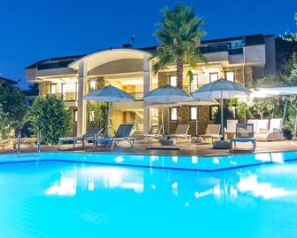Stone Homes Amber - Marmaris - Pool