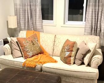 Le Grand-Duc et Vicomte - Asbestos - Sala de estar