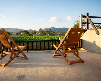 Casa Frank y Yaniris - Viñales - Balcón