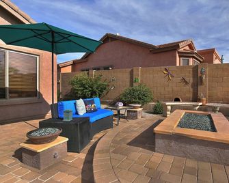 Beautiful 3 Bdrm./2 Bath Gold Canyon home w/heated pool in private setting - Gold Canyon - Patio