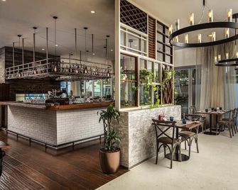 Pullman Dubai Jumeirah Lakes Towers - Hotel & Residence - Dubai - Bar