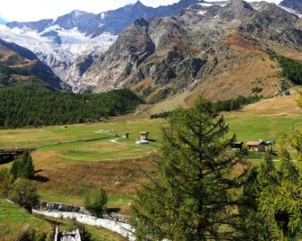 Amber Ski-in/out Hotel & Spa - Saas-Fee - Outdoors view