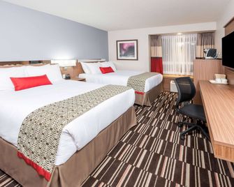 Microtel Inn & Suites by Wyndham Fort St John - Fort St. John - Schlafzimmer