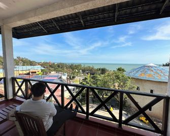 ميلون ريزورت إي آيشنيه - Mũi Né - شرفة