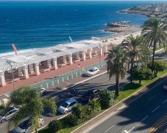 Sea Front View - Front De Mer Et Vue Panoramique - Niza