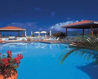 Grenadian - St. George's - Pool