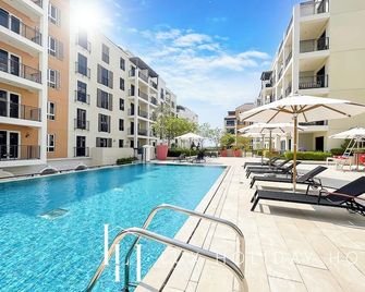 Lux The Elegant Sea View Suite - Dubai - Pool