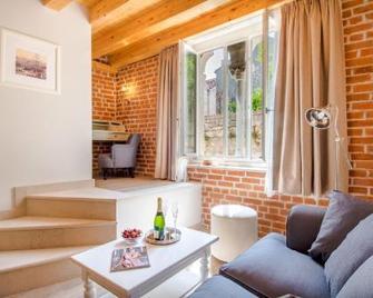 Heritage suites Zanini - Hvar - Living room