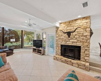 4 br 4ba Lake Travis, Austin, Lakeway and the Hills area condo available. - Lakeway - Huiskamer
