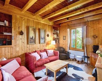 New: Charming chalet in the heart of the village, 150 m from ESF and resort center cable car - Crest-Voland - Salon