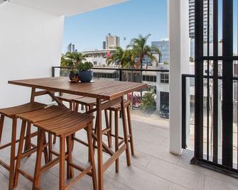 Spacious 2-Bed Unit With Balcony Next to The Gabba - Brisbane - Balkon