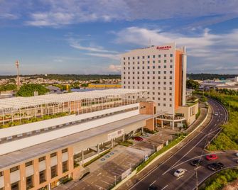 رامادا باي ويندام ماناوس توريس سنتر - ماناوس - مبنى