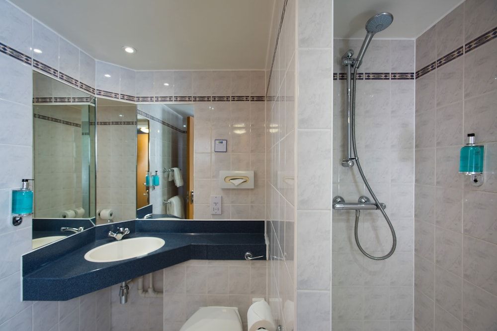 Bathroom view of Holiday Inn Express Bristol City Centre