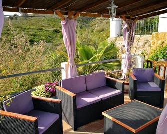 Large Modern Villa, Great For All The Family, Private Pool and Lots More - Buñol - Balcón