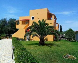 Nikos Villas - Kavos - Building