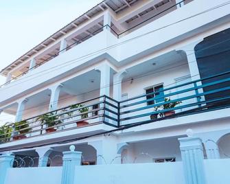 Hotel El Encanto - Las Terrenas - Gebouw