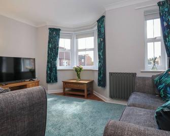 The Chase - 30 Ayr Avenue - Catterick Garrison - Living room
