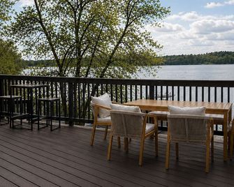 Grand Legacy Lodge - Glamping, Lake Views & Luxury in Minnesota - Big Lake - Balcony