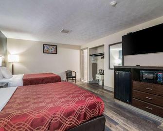 Howard Johnson by Wyndham Malden Boston Area - Malden - Спальня