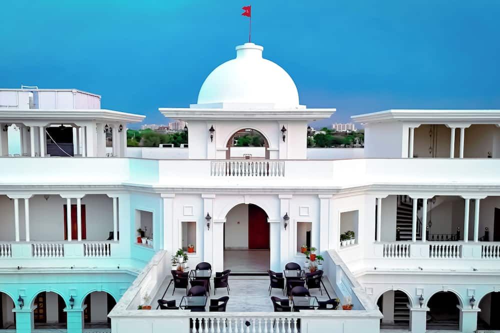 Umaid Farm Resort- A Legacy Vintage Stay In Jaipur - ג'איפור