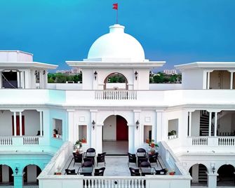 Umaid Farm Resort- A Legacy Vintage Stay In Jaipur - Jaipur