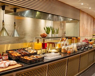Sheraton Skyline Hotel London Heathrow - Hayes - Bufê