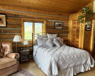 The Wyoming Paintbrush Studio - Room With a View! - Wapiti - Bedroom
