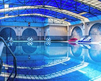 Golden Plaza Hotel - Baku - Pool