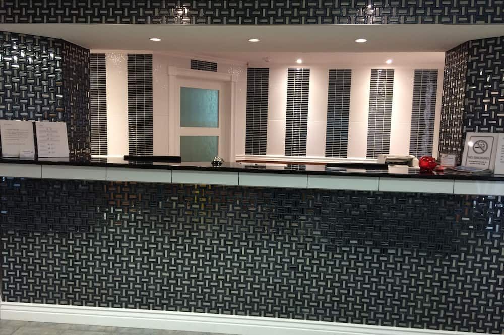 Hotel North - North Sydney - Front desk