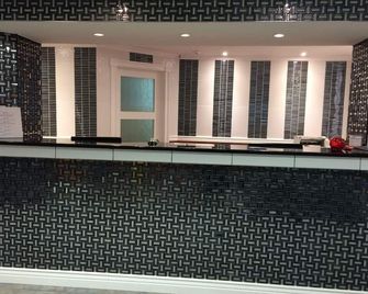 Hotel North - North Sydney - Front desk